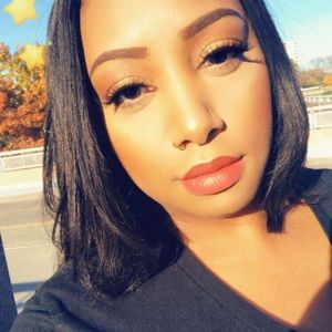 Meet your Posher, Constance